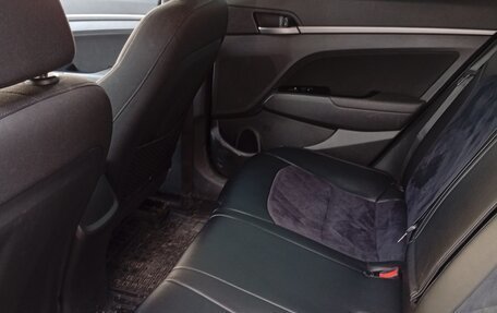 Hyundai Elantra VI рестайлинг, 2017 год, 1 250 000 рублей, 7 фотография