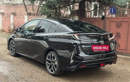 Toyota Prius IV XW50, 2018 год, 2 150 000 рублей, 4 фотография