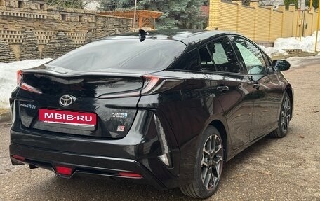Toyota Prius IV XW50, 2018 год, 2 150 000 рублей, 8 фотография