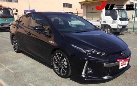 Toyota Prius IV XW50, 2018 год, 2 150 000 рублей, 14 фотография
