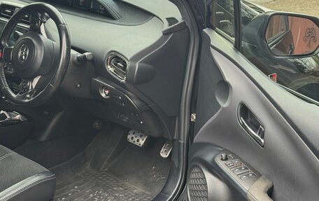 Toyota Prius IV XW50, 2018 год, 2 150 000 рублей, 22 фотография