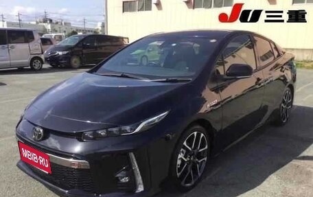 Toyota Prius IV XW50, 2018 год, 2 150 000 рублей, 16 фотография