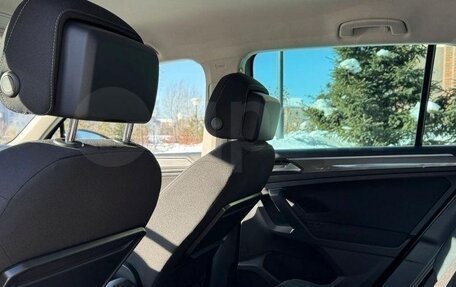 Volkswagen Tiguan II, 2019 год, 2 490 000 рублей, 7 фотография