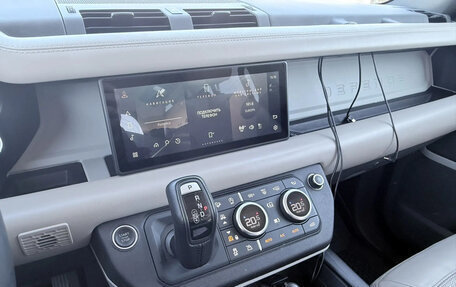 Land Rover Defender II, 2021 год, 4 600 000 рублей, 10 фотография