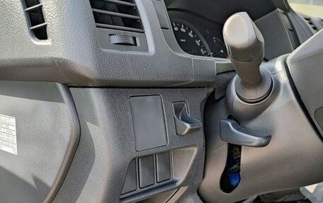 Toyota HiAce H200, 2026 год, 4 200 000 рублей, 12 фотография