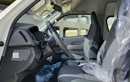 Toyota HiAce H200, 2026 год, 4 200 000 рублей, 13 фотография