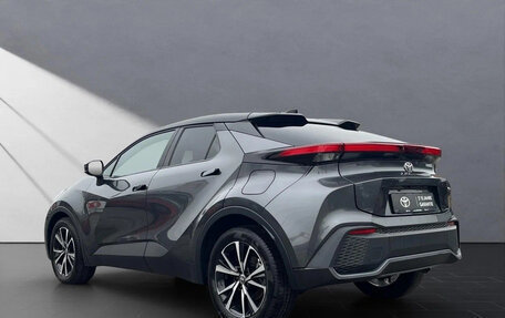 Toyota C-HR, 2025 год, 3 600 000 рублей, 2 фотография