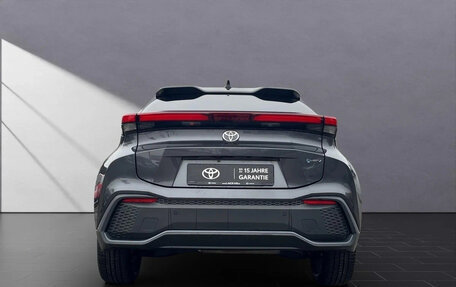 Toyota C-HR, 2025 год, 3 600 000 рублей, 4 фотография