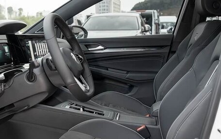 Volkswagen Golf VIII, 2023 год, 1 800 000 рублей, 10 фотография