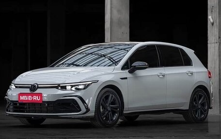 Volkswagen Golf VIII, 2023 год, 1 800 000 рублей, 1 фотография