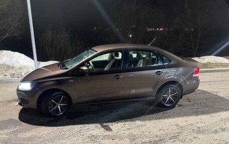 Volkswagen Polo VI (EU Market), 2015 год, 690 000 рублей, 2 фотография