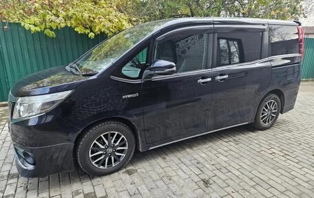 Toyota Esquire I, 2015 год, 1 850 000 рублей, 4 фотография