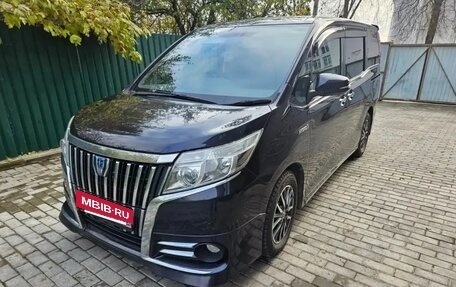 Toyota Esquire I, 2015 год, 1 850 000 рублей, 2 фотография