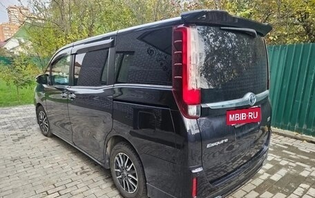 Toyota Esquire I, 2015 год, 1 850 000 рублей, 8 фотография