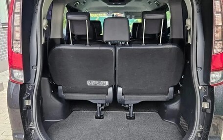 Toyota Esquire I, 2015 год, 1 850 000 рублей, 16 фотография