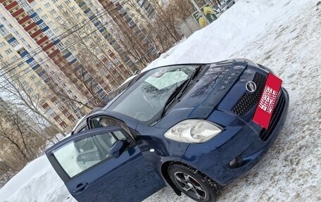 Toyota Vitz, 2005 год, 580 000 рублей, 2 фотография