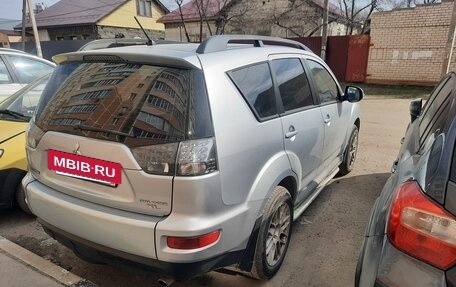 Mitsubishi Outlander III рестайлинг 3, 2010 год, 950 000 рублей, 3 фотография