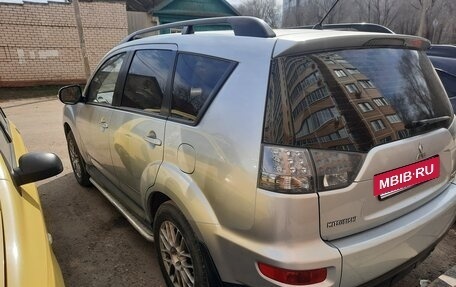 Mitsubishi Outlander III рестайлинг 3, 2010 год, 950 000 рублей, 4 фотография