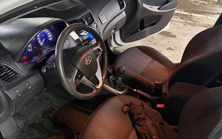 Hyundai Solaris II рестайлинг, 2012 год, 565 000 рублей, 9 фотография