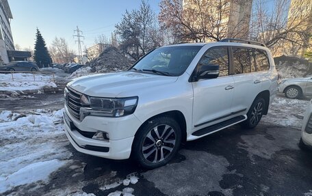 Toyota Land Cruiser 200, 2017 год, 6 600 000 рублей, 4 фотография