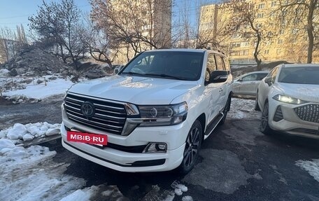 Toyota Land Cruiser 200, 2017 год, 6 600 000 рублей, 5 фотография