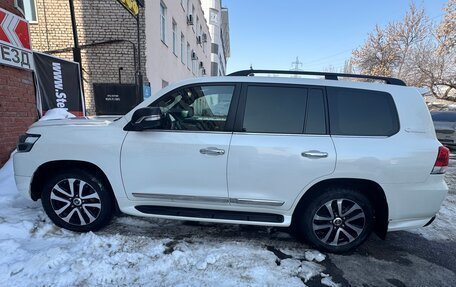 Toyota Land Cruiser 200, 2017 год, 6 600 000 рублей, 7 фотография