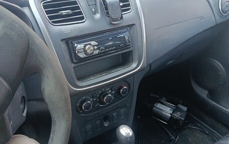 Renault Logan II, 2014 год, 420 000 рублей, 11 фотография