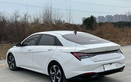 Hyundai Elantra, 2022 год, 1 750 000 рублей, 6 фотография