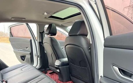 Hyundai Elantra, 2022 год, 1 750 000 рублей, 10 фотография