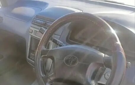 Toyota Ipsum II, 2000 год, 480 000 рублей, 7 фотография