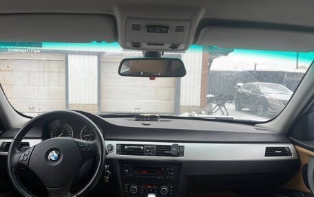 BMW 3 серия, 2010 год, 750 000 рублей, 12 фотография