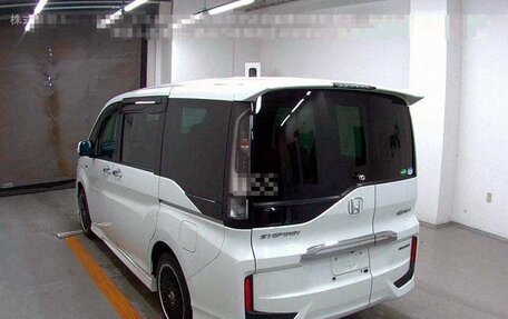 Honda Stepwgn IV, 2018 год, 2 100 000 рублей, 3 фотография