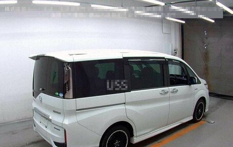 Honda Stepwgn IV, 2018 год, 2 100 000 рублей, 4 фотография