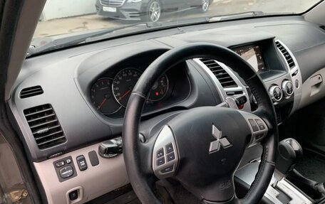Mitsubishi Pajero Sport II рестайлинг, 2013 год, 1 659 000 рублей, 10 фотография
