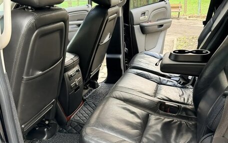 Cadillac Escalade III, 2010 год, 1 850 000 рублей, 11 фотография