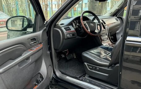 Cadillac Escalade III, 2010 год, 1 850 000 рублей, 12 фотография