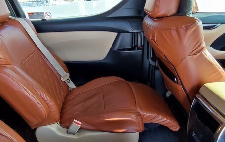 Toyota Alphard III, 2015 год, 2 700 000 рублей, 15 фотография