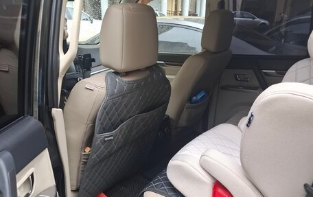 Mitsubishi Pajero IV, 2011 год, 2 400 000 рублей, 8 фотография