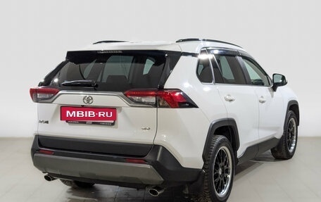 Toyota RAV4, 2021 год, 4 250 000 рублей, 5 фотография