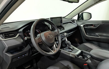 Toyota RAV4, 2021 год, 4 250 000 рублей, 15 фотография