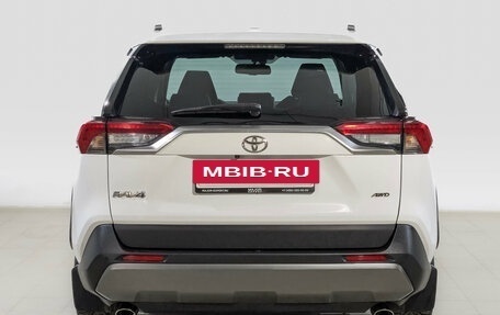 Toyota RAV4, 2021 год, 4 250 000 рублей, 6 фотография