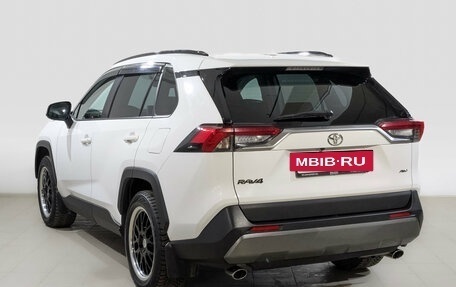 Toyota RAV4, 2021 год, 4 250 000 рублей, 7 фотография