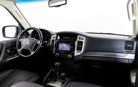 Mitsubishi Pajero IV, 2018 год, 3 799 000 рублей, 10 фотография