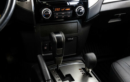 Mitsubishi Pajero IV, 2018 год, 3 799 000 рублей, 14 фотография