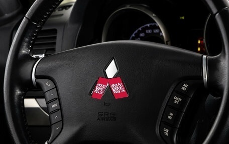 Mitsubishi Pajero IV, 2018 год, 3 799 000 рублей, 13 фотография