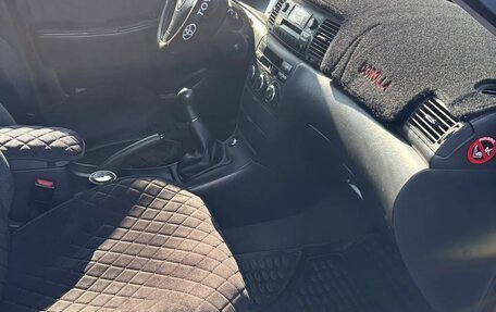 Toyota Corolla, 2004 год, 670 000 рублей, 5 фотография