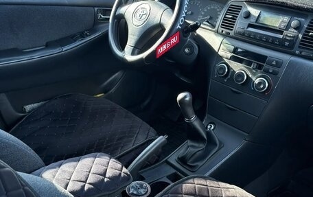 Toyota Corolla, 2004 год, 670 000 рублей, 3 фотография