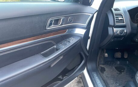 Ford Explorer VI, 2017 год, 2 690 000 рублей, 11 фотография