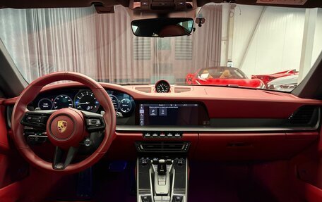 Porsche 911, 2021 год, 15 990 000 рублей, 14 фотография