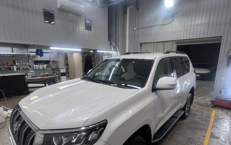 Toyota Land Cruiser Prado 150 рестайлинг 2, 2018 год, 4 600 000 рублей, 5 фотография